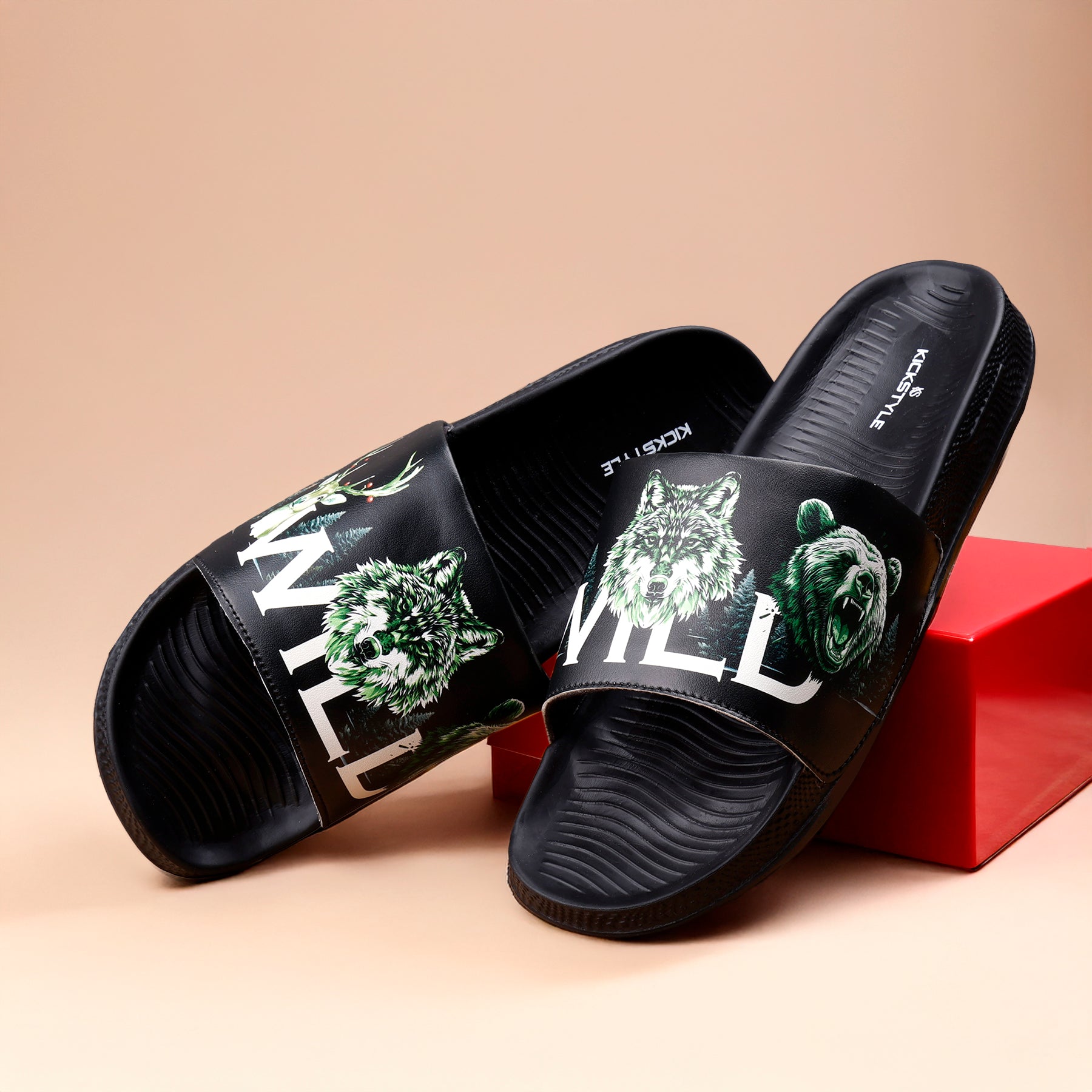 "Comfortable Everyday Sliders Featuring Powerful Wild Animal Printed Artwork"